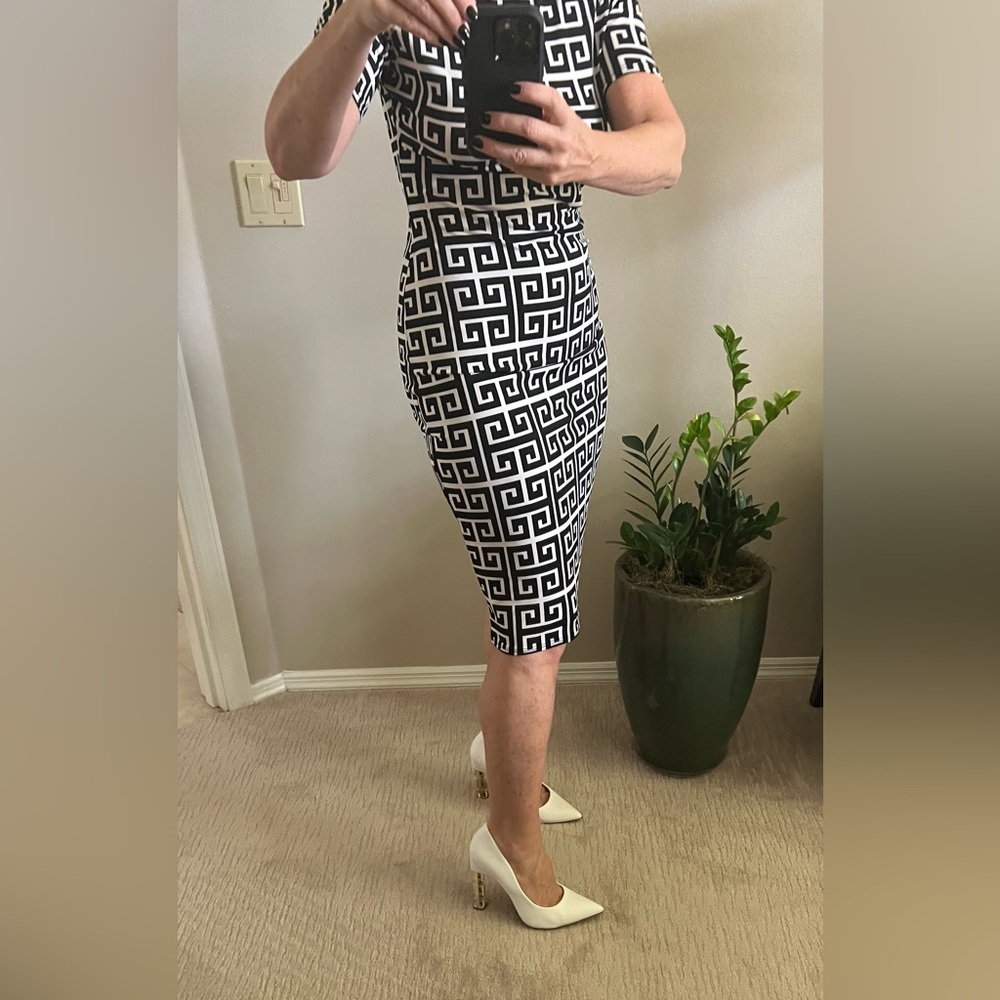Graphic print, short sleeve dress and matching shoe